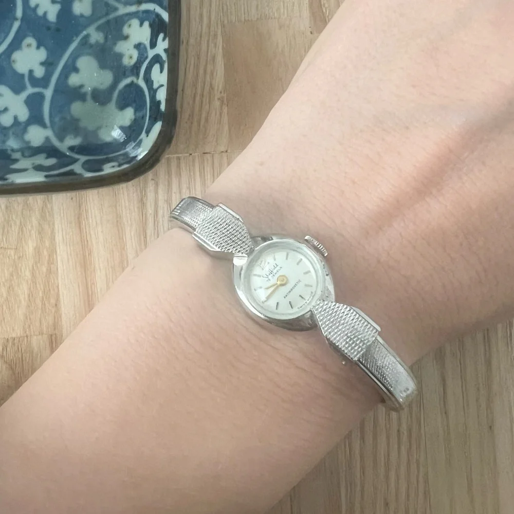 Vintage Sheffield ladies silver tone hinged cuff bracelet mechanical watch